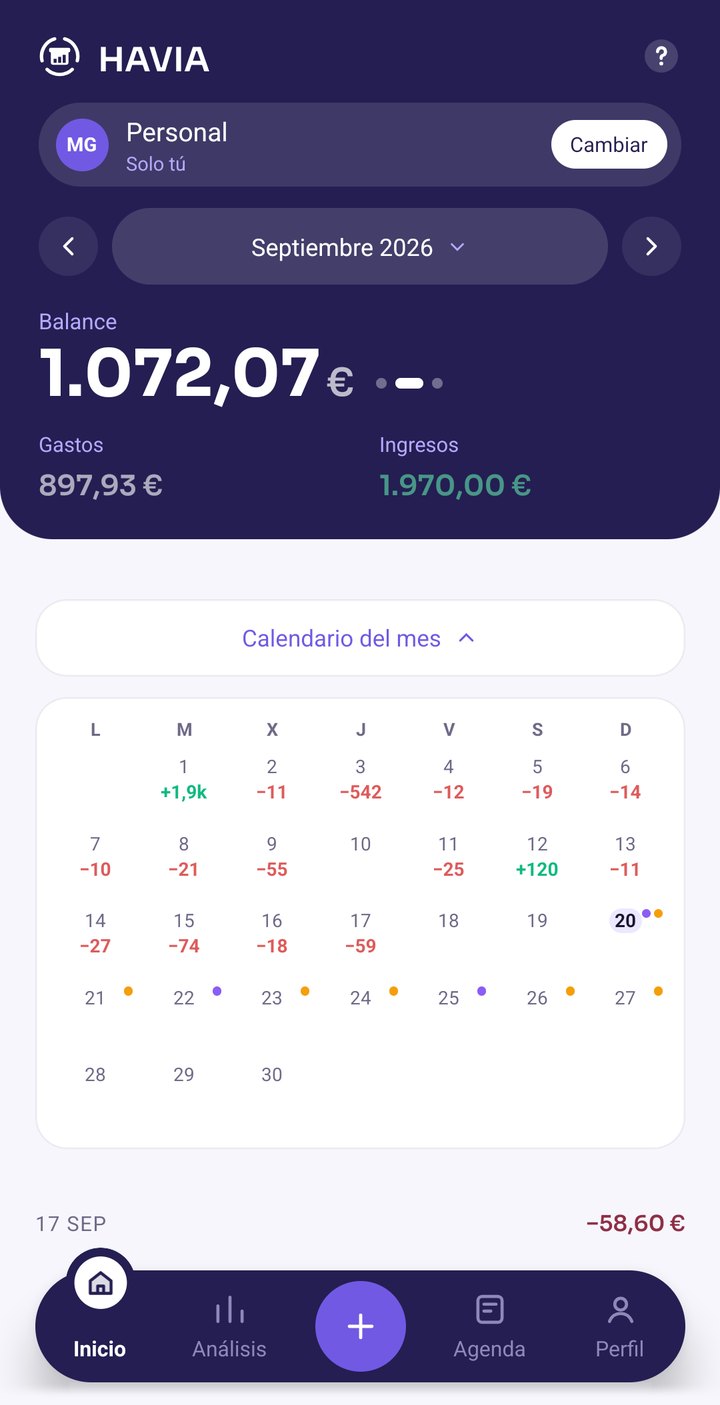Calendario del mes desplegado en Inicio, con el balance arriba, lo
          que se fue cada día y un punto en los días con algo en la agenda